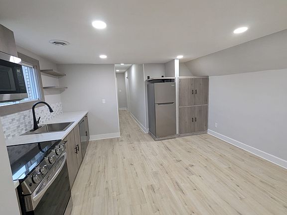 3rd image of 2017-2019 N Hubbard St #2017A
