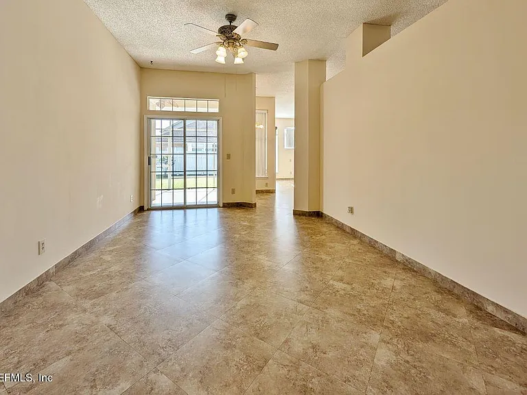 2413 Cedar Trace Dr W — Photo 7