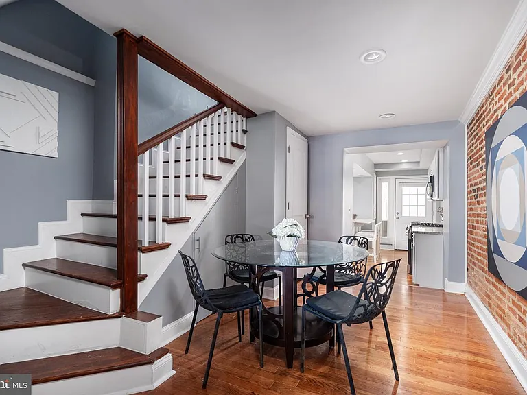 921 Eastern Ave — Photo 10
