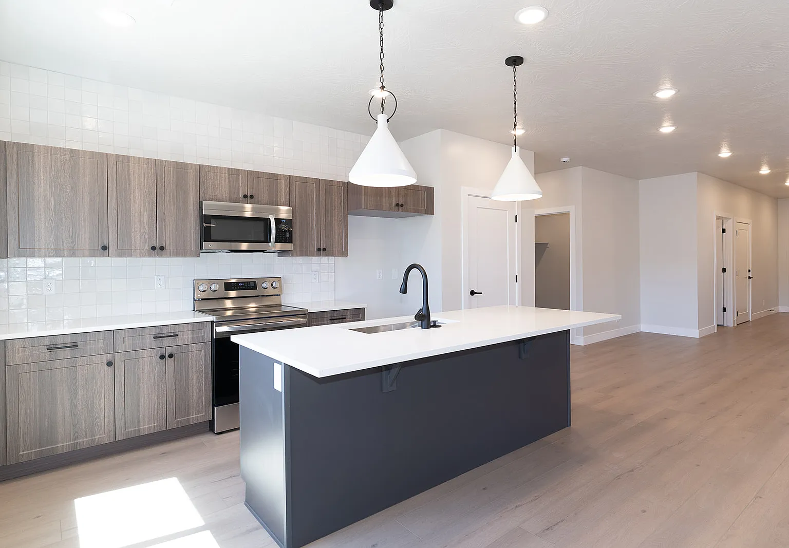 3 bed, 1630 sqft, $2,400 — Photo 4