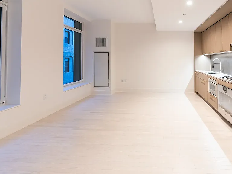 91 Leonard St #8E — Photo 8