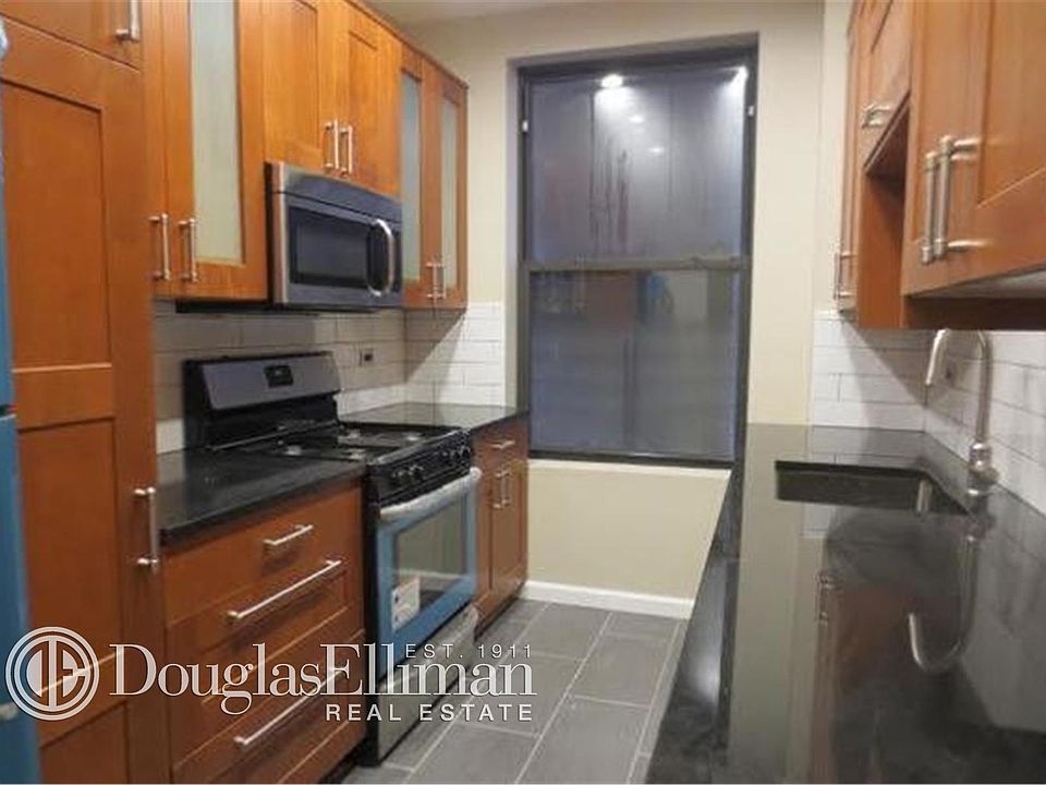 2nd image of 780 Riverside Dr APT 8AA