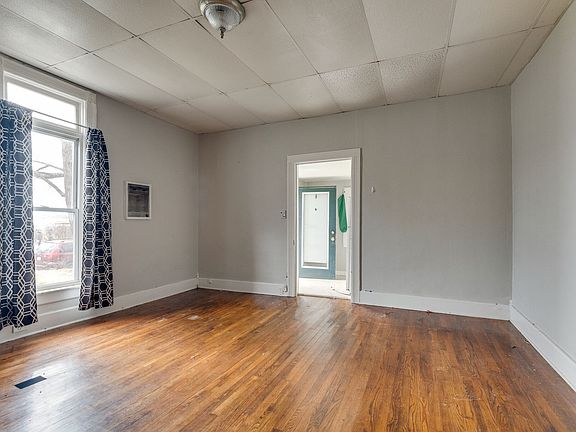 5th image of 1822 Highland Ave