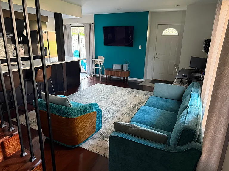 1513 Cornell Ct — Photo 4
