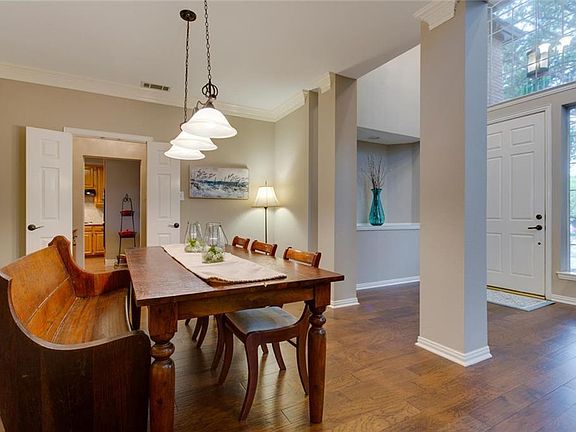 4th image of 1005 Laurel Oak Dr