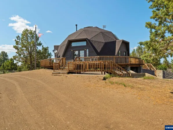 17450 Star Thistle Ln, Bend, OR 97703