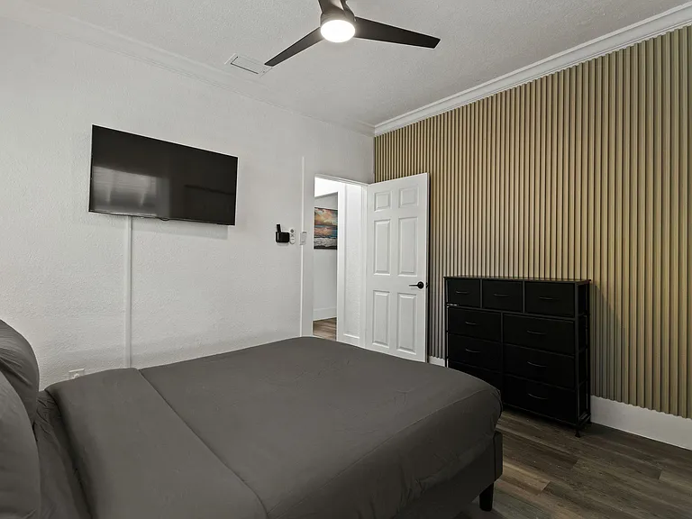 806 E Chelsea St #3A — Photo 12