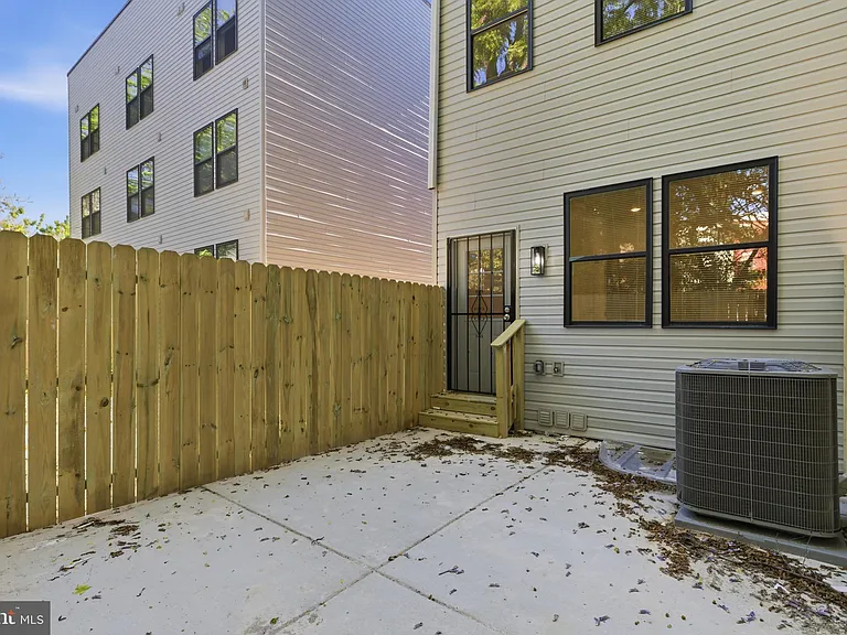 2310 N Sydenham St #1 — Photo 11