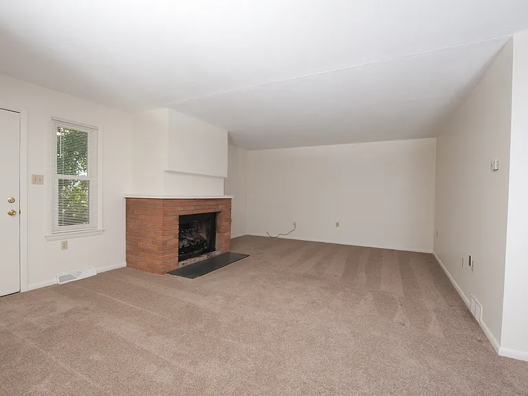 1402 Walnut St #1 — Photo 6