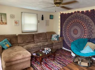 26 Sweeney Ln, Bristol, RI 02809