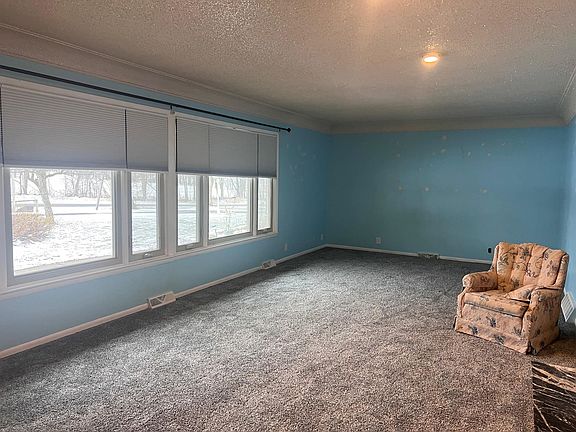 5th image of 2590 S Morrice Rd