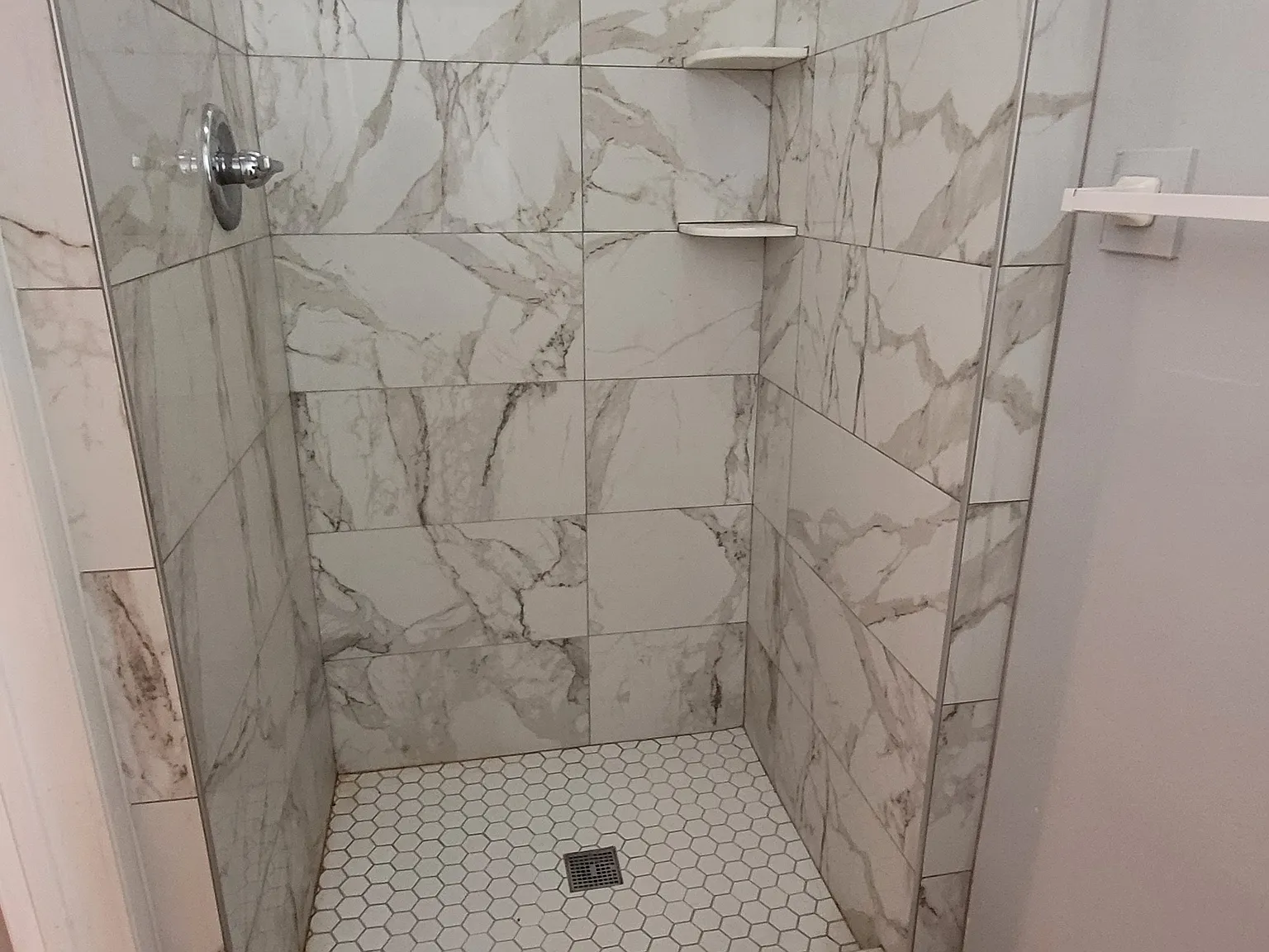 3347 W Carson St — Photo 2