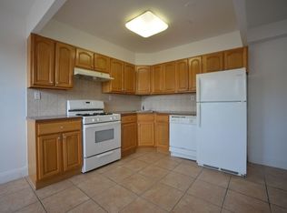 24-47 43rd St #2G, Astoria, NY 11103