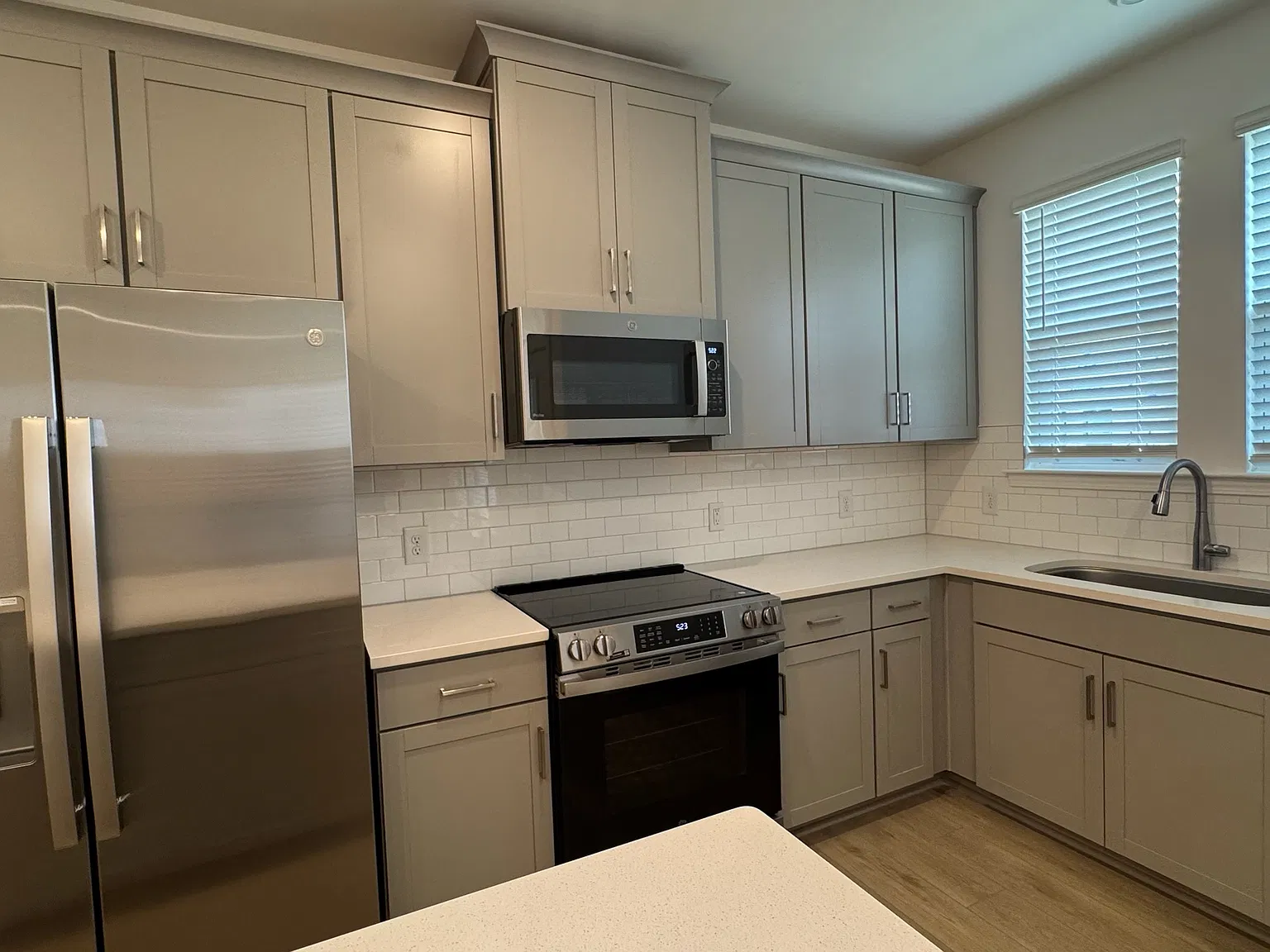 3 bed, 2.5 bath, 1602 sqft, $2,200 — Photo 4