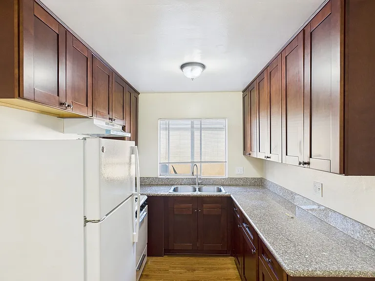 4055 Van Dyke Ave — Photo 14
