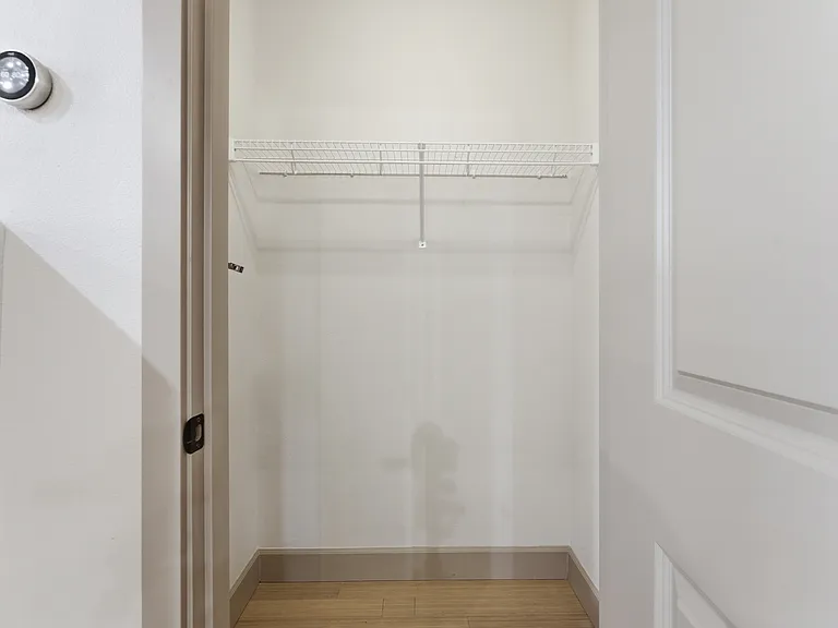 1906 NE 48th Way — Photo 11