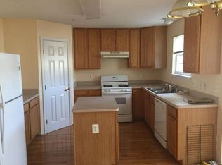 8802 Community Square Ln, Upper Marlboro, MD