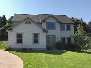 1005 Copper Dr, Erie, PA 16509