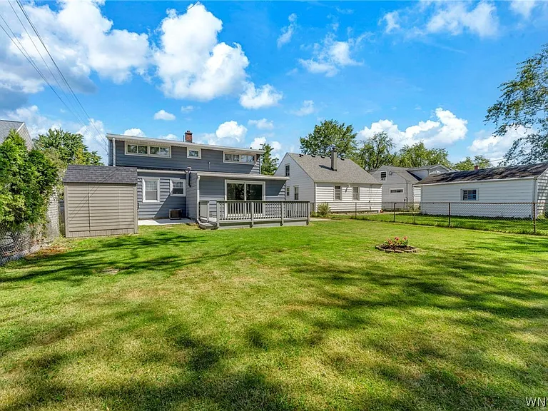 206 Wrexham Ct N — Photo 43