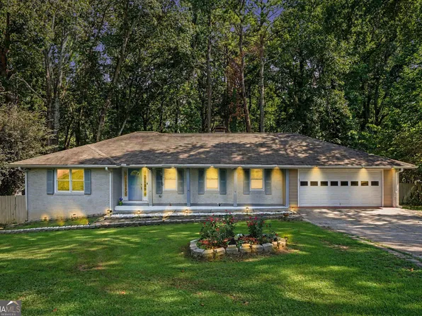 5808 Darry Cir, Norcross, GA 30093