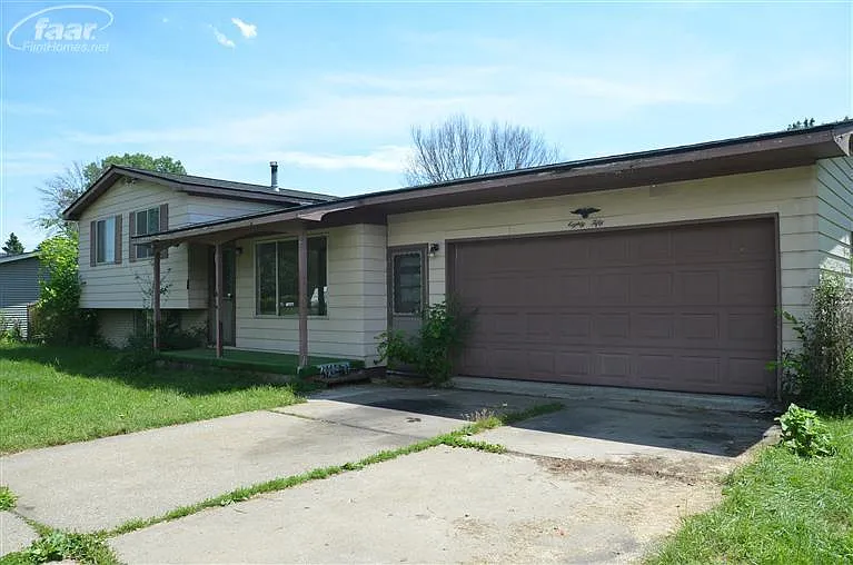 8050 Faulkner Dr photo 1