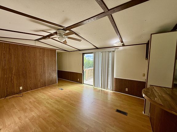 Spacious Living Area with Back Deck