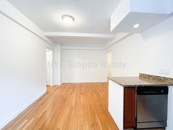 3rd image of 710 2nd Ave #2G