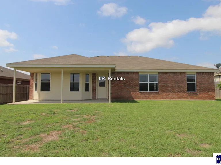 4601 Lloyd Dr — Photo 15