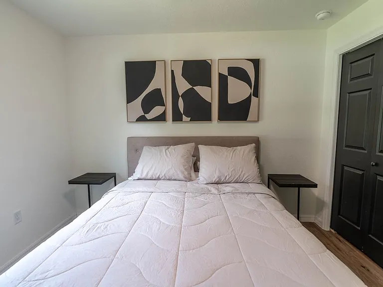 1641 SW 31st Ave — Photo 3
