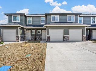 206 Henderson St, Bonham, TX 75418