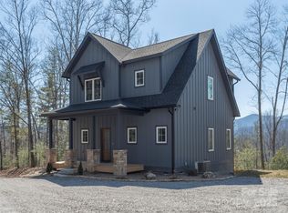 410 Dream Valley Dr, Clyde, NC 28721