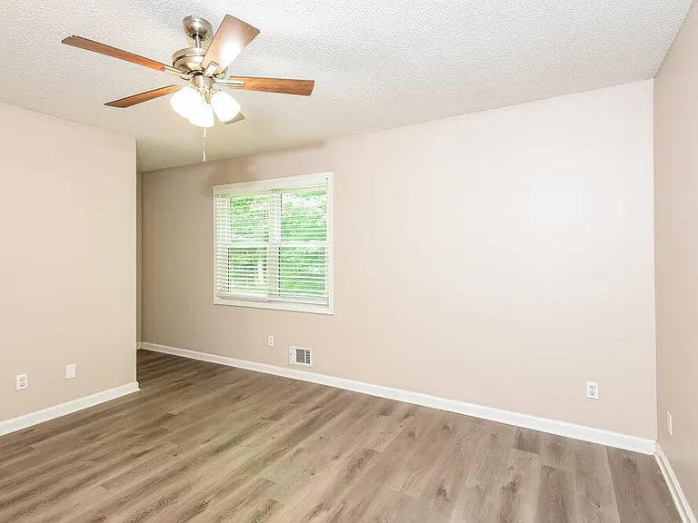 1053 Coker Cir NW — Photo 9