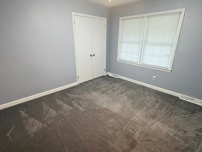 1904 Windsor Dr — Photo 12