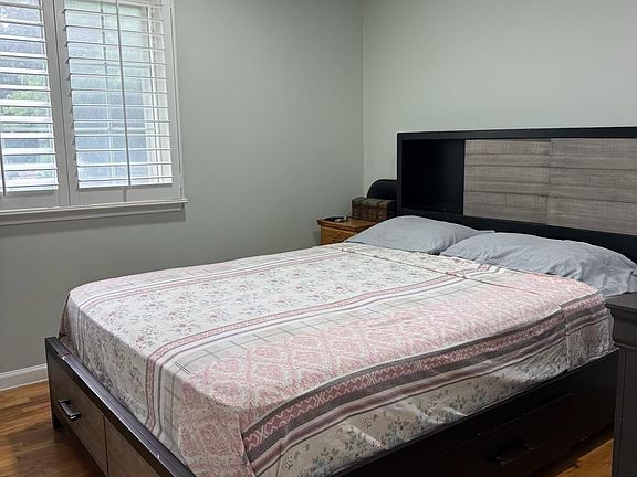 3rd image of 8821 Tavistock Dr