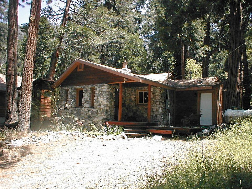 1st image of 41042 Pine Dr