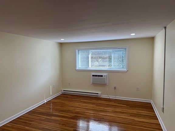 Living Room/Wall AC Unit