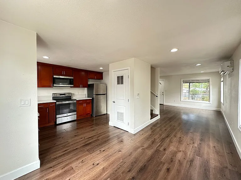 640 Todhunter Ave — Photo 5