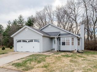 5201 Bay Point Dr, Florissant, MO