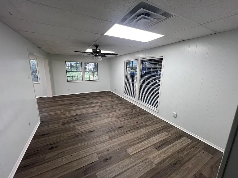 11106 N Dowling Rd — Photo 3