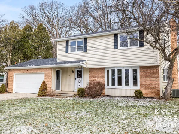 4455 Cloverleaf Dr SE, Kentwood, MI 49546