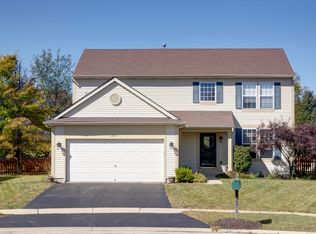 2071 Lyndhurst Ln, Aurora, IL 60503