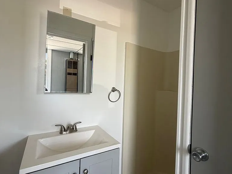 113 E Milwaukee St — Photo 31
