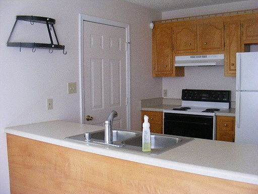4th image of 221 Waterford Dr