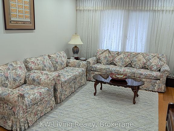3rd image of 215 Hollingham Rd