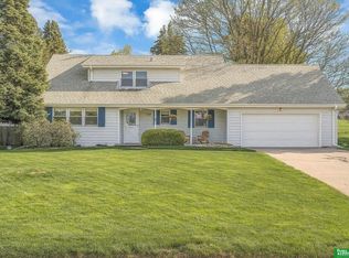 12079 Westover Rd, Omaha, NE 68154