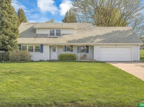 12079 Westover Rd, Omaha, NE 68154