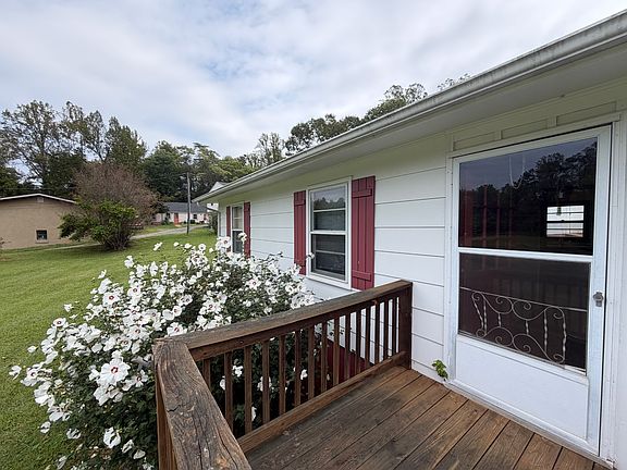 2nd image of 3615 Scottsville Rd