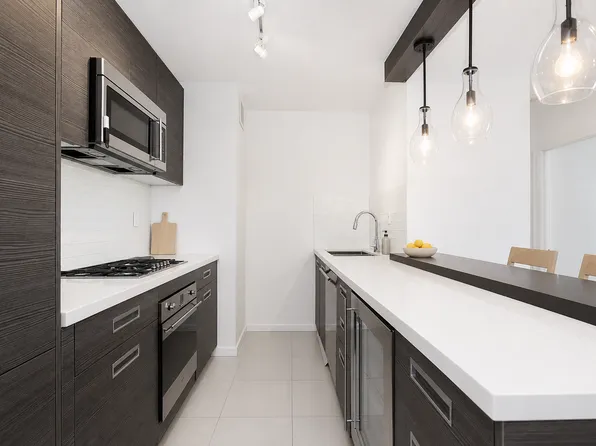 404 East 79th Street image 1 of 9