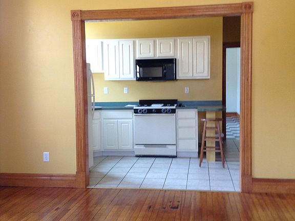 2nd image of 25 Bath St APT 2L