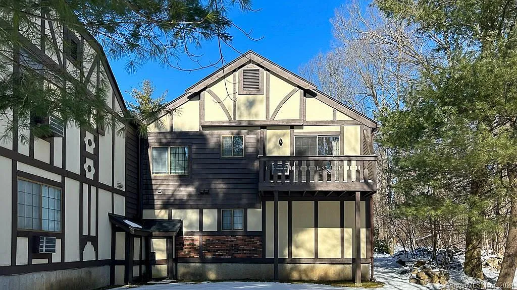 Building Photo - 8 Derby Ct #8